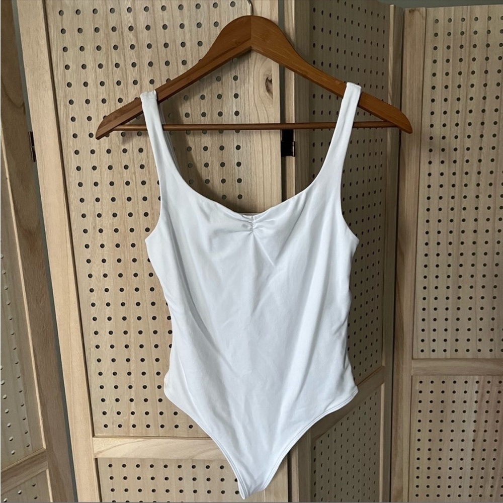 White Aritzia Babaton Contour Bodysuit